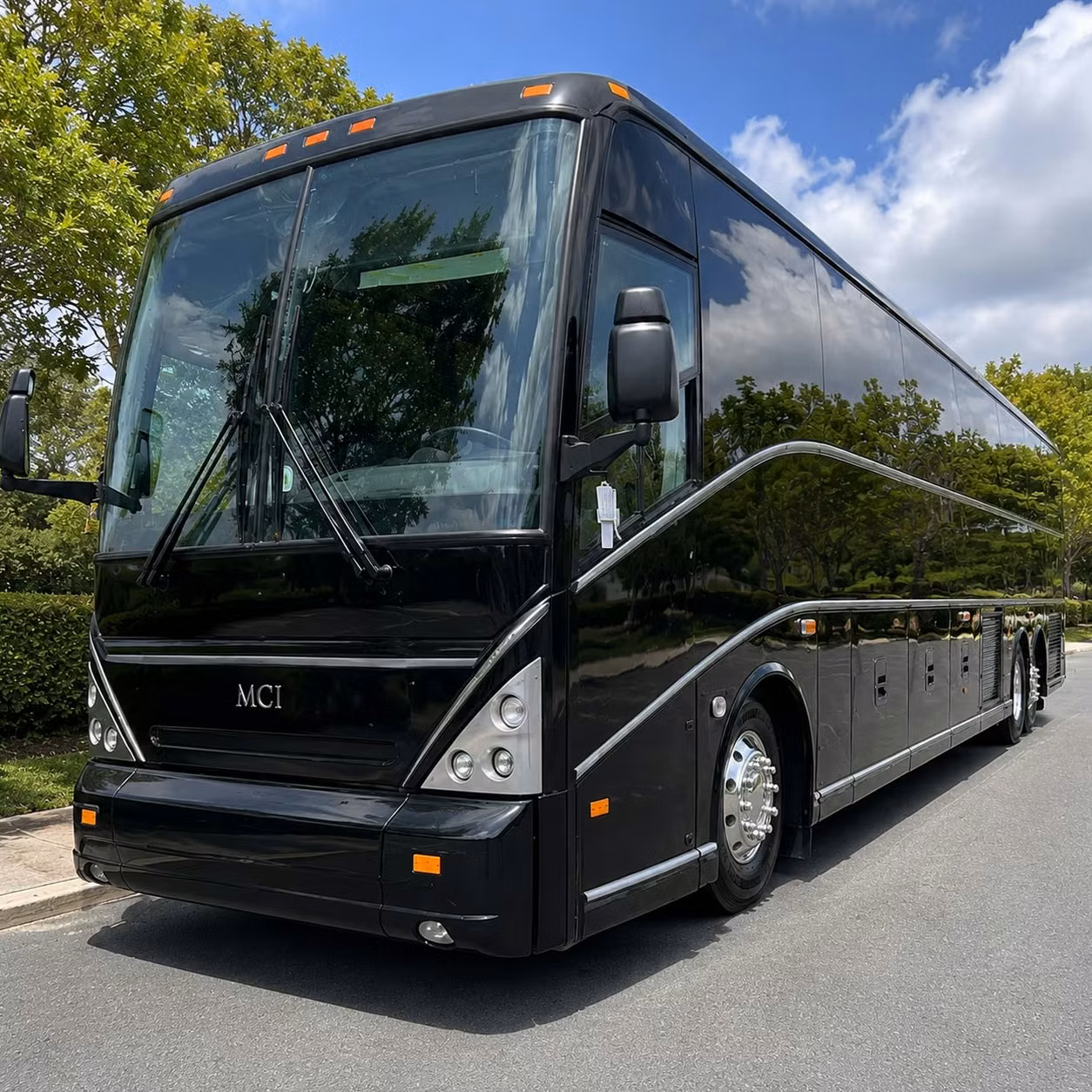 manchester charter bus rental exterior